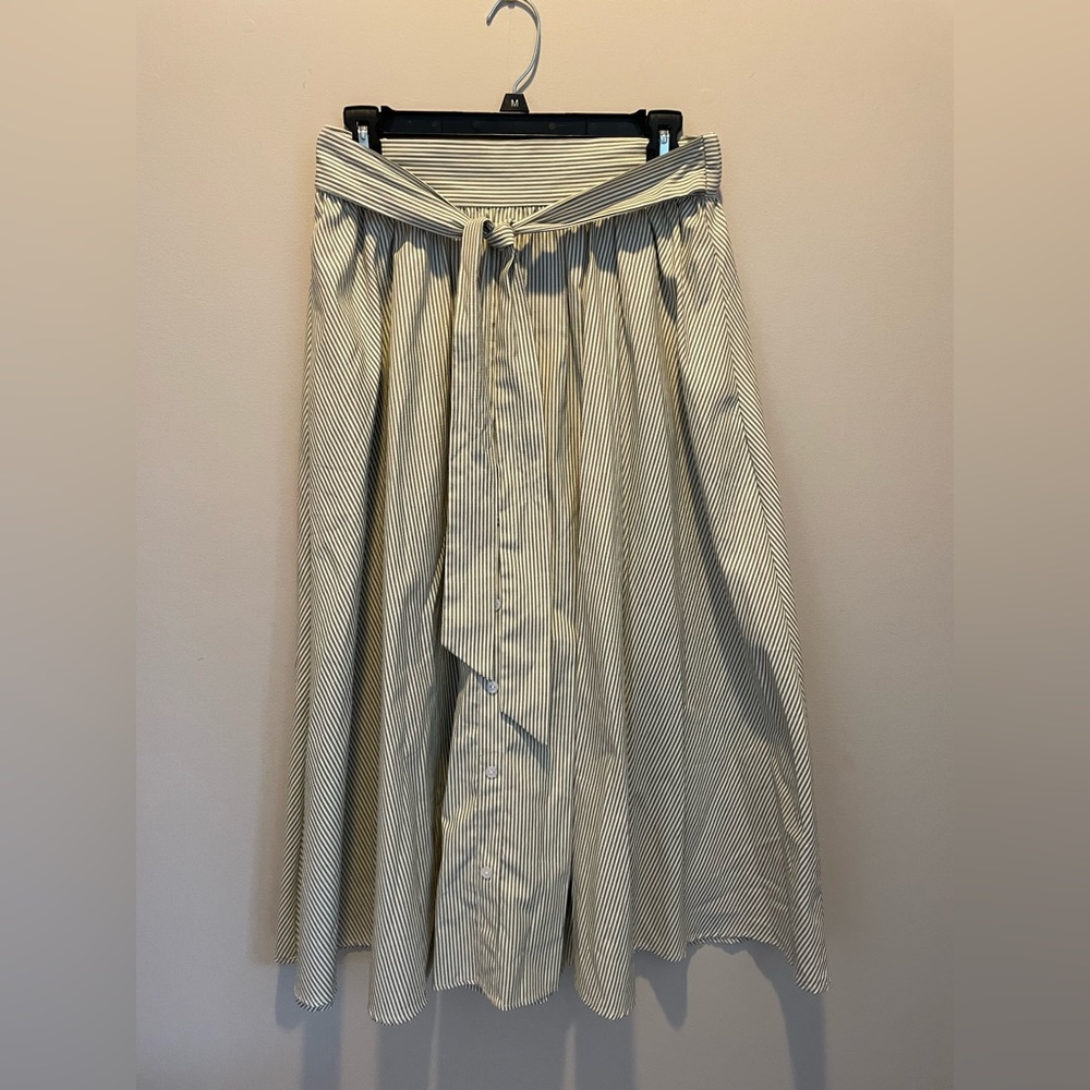 Modi’s Button up skirt